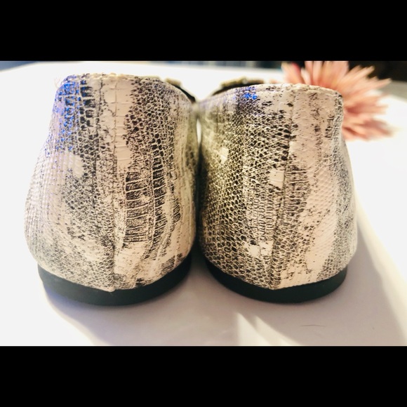 🦩CLEARANCE! NWOT Flaw Less Qupid Lizard Flats - Picture 4 of 8